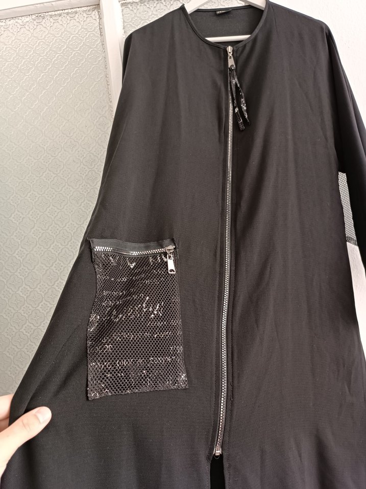 Uzun Kollu Siyah Nakışlı Gotik Kadın Robası - Görsel 4