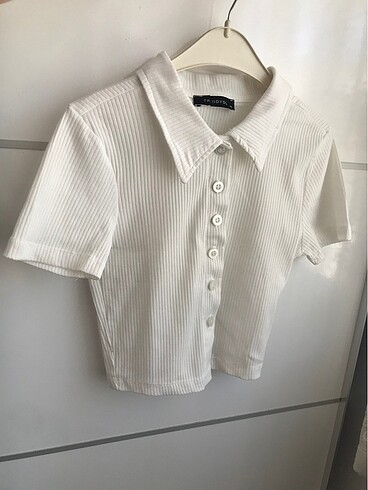 Trendyol & Milla Trendyolmilla Beyaz Düğmeli Crop