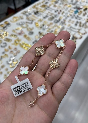 Van Cleef & Arpels ürünü