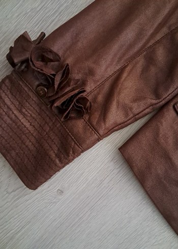 Düğmeli Kahverengi Deri Görünümlü Kadın Ceket - Görsel 5