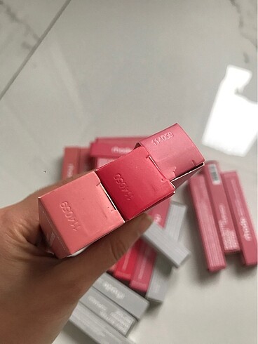 Diğer Rhode Lip Tint