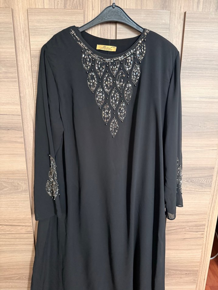 Nakış Detaylı Siyah Uzun tesettür Elbise - Görsel 2