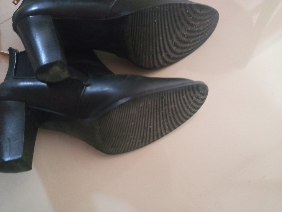 Siyah Tokalı Deri Topuklu Kadın Botu - Görsel 4