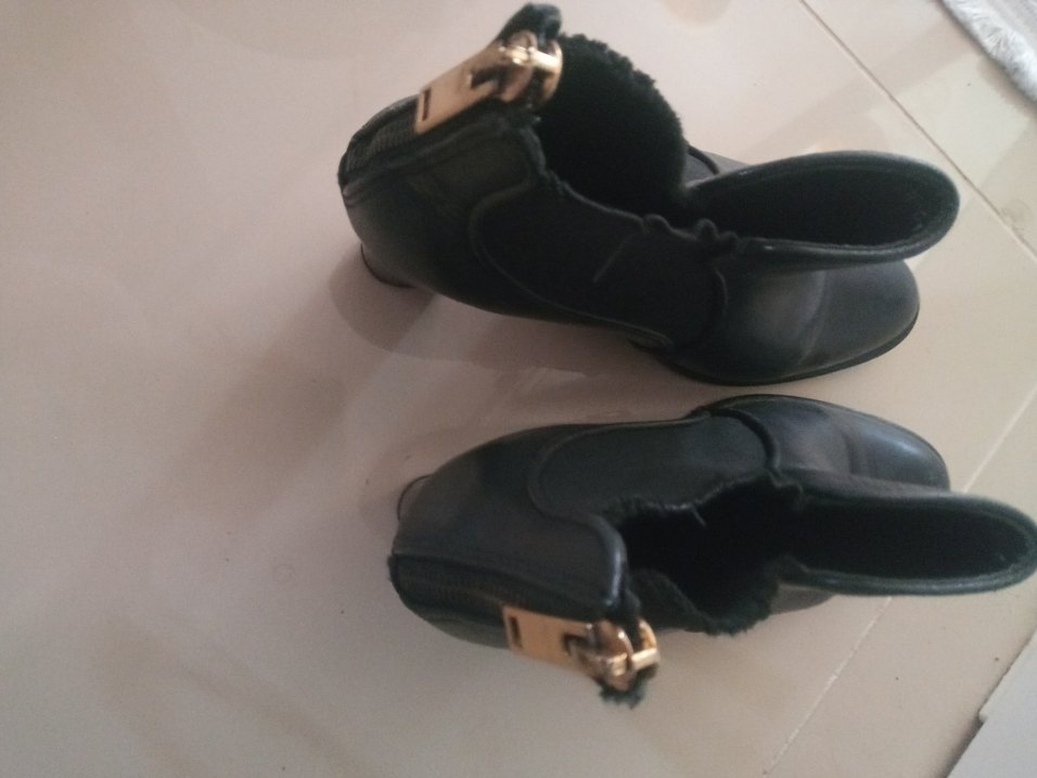 Siyah Tokalı Deri Topuklu Kadın Botu - Görsel 3