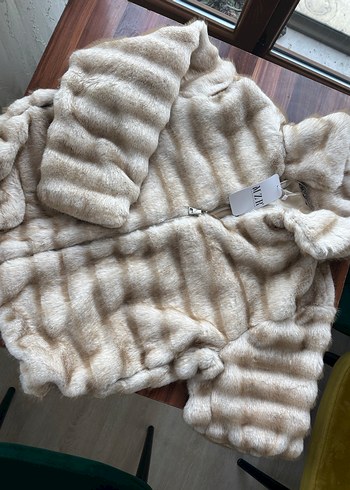 Bej Zebra Desenli Kısa Kadın Suni Kürk - Görsel 2