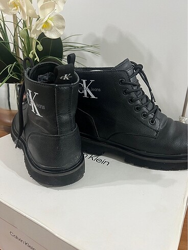 Calvin Klein Bot - Görsel 10