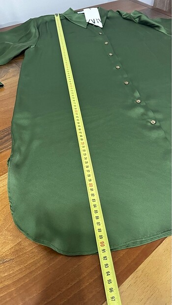 xl Beden yeşil Renk ZARA SATEN UZUN GÖMLEK