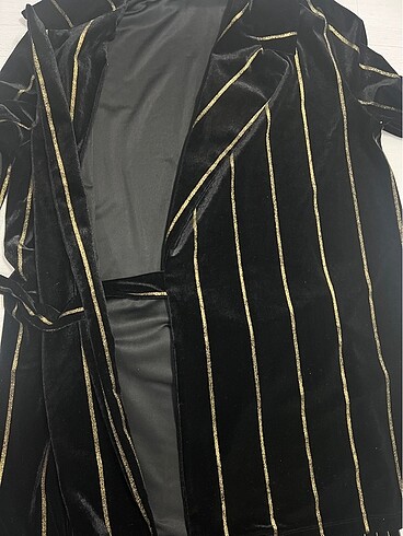 l Beden ZARA KADİFE BLAZER VE PANTOLON TAKIM