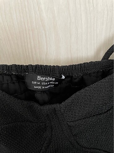 m Beden Bershka siyah elbise