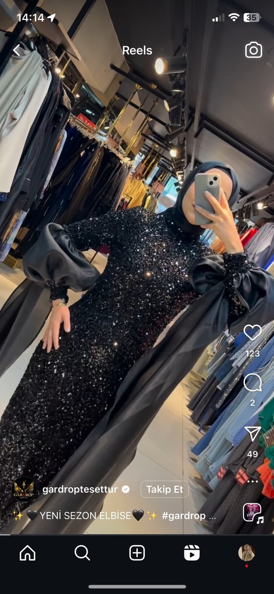 Siyah Parlak Drapeli Uzun Tesettür Elbise - Görsel 4