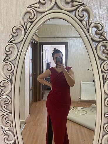 Kırmızı simli abiye elbise