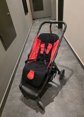 Kırmızı Siyah Bebek Arabası - Görsel 2