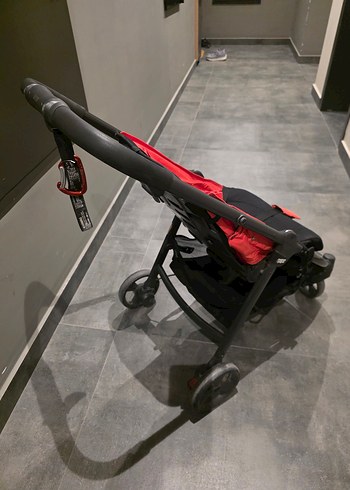 Kırmızı Siyah Bebek Arabası - Görsel 3