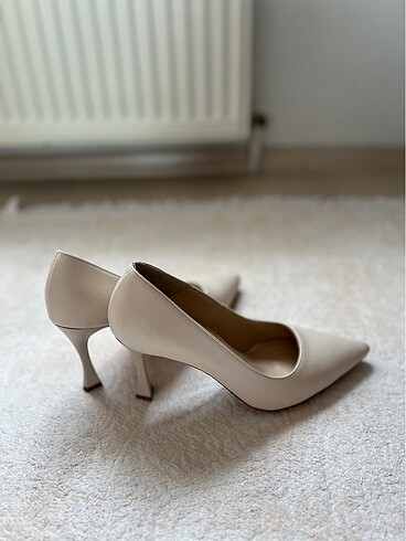 39 Beden Bej Rengi Stiletto