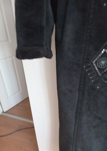 Siyah Nakışlı Süet Kadın Uzun Kaban - Görsel 3