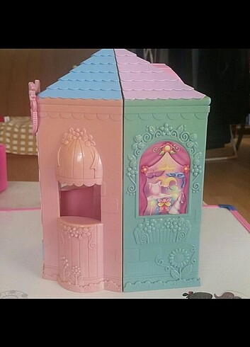  Barbie evi 