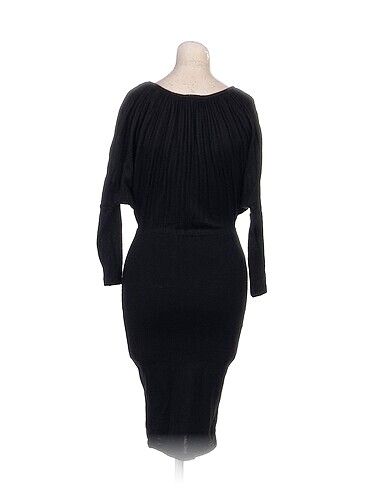 s Beden PreLoved Kısa Elbise %70 İndirimli.