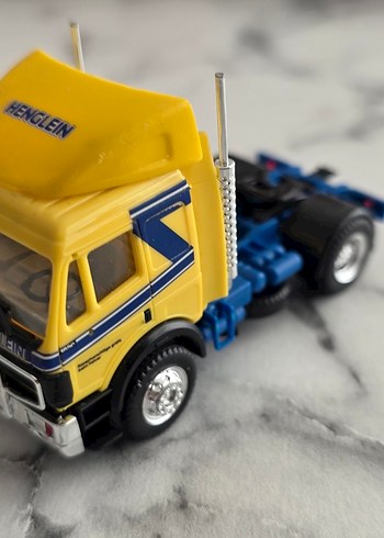Mercedes 1/87 ölçek tır kafası