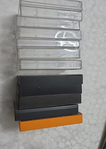 Farklı Renklerde 12 Adet Boş Kaset Kutusu