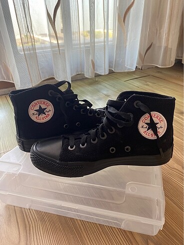 siyah converse