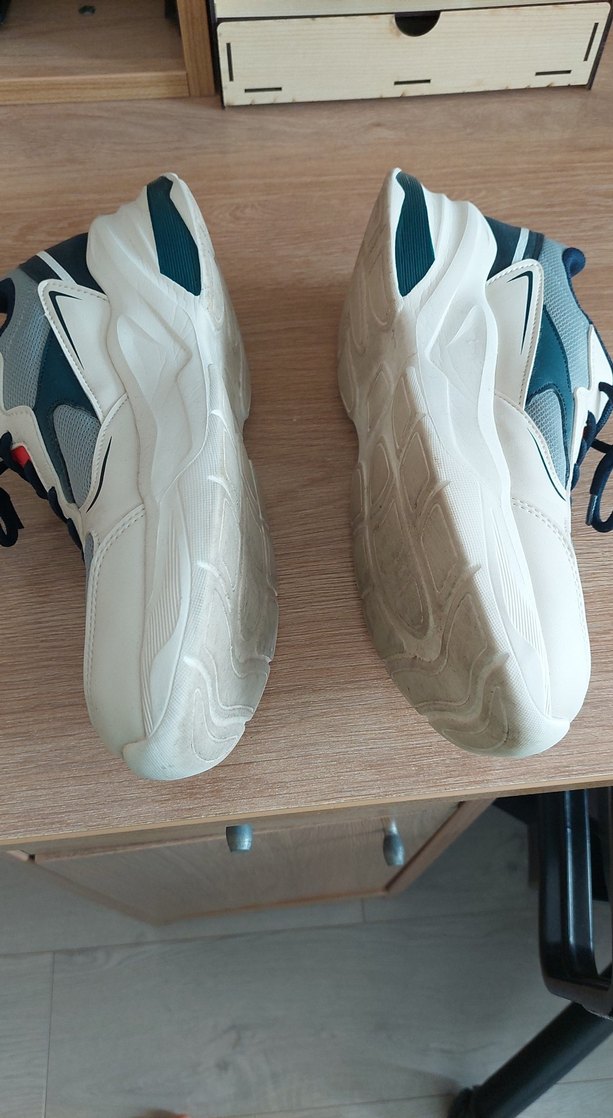 Gri Beyaz Bağcıklı Spor Ayakkabı - Görsel 2