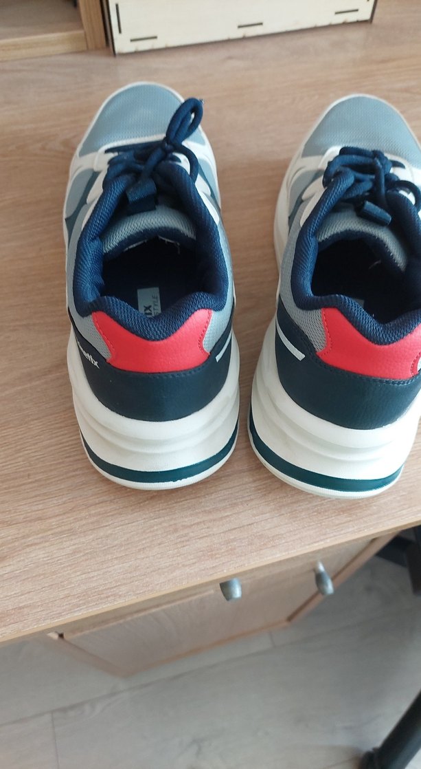 Gri Beyaz Bağcıklı Spor Ayakkabı - Görsel 4