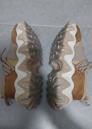 Bej Süet Dolgu Topuklu Kadın Spor Ayakkabı - Görsel 3