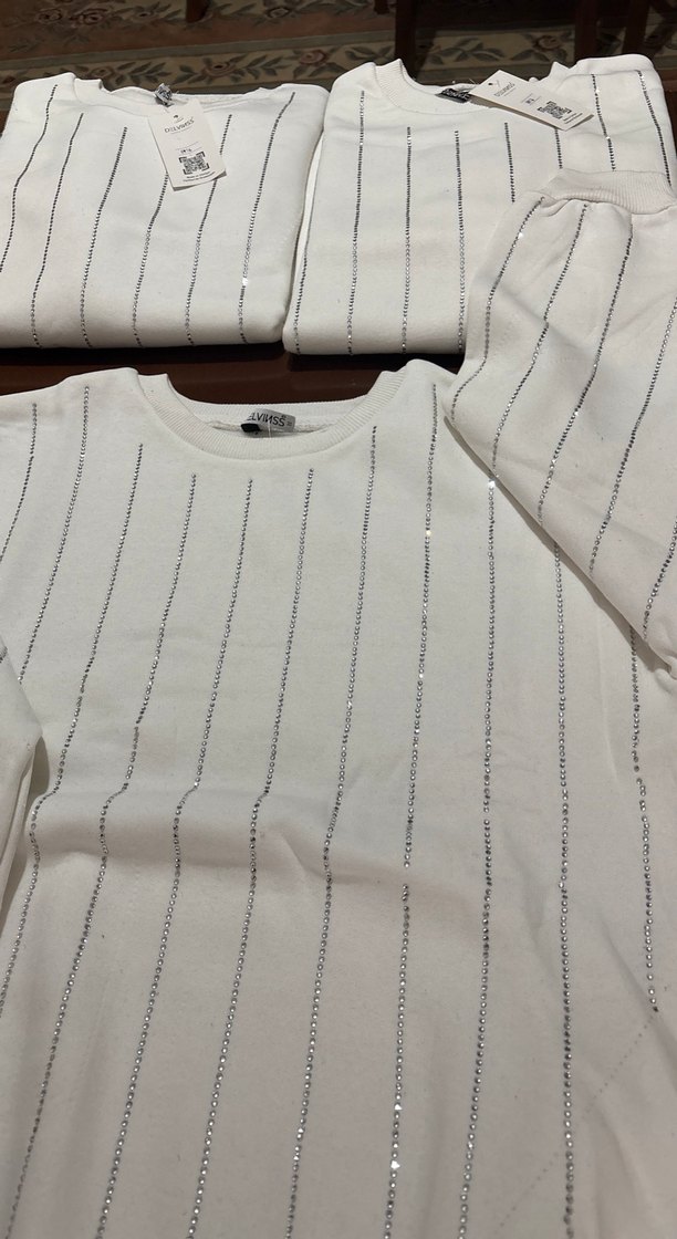 Beyaz Çizgili Kadın Sweatshirt - Görsel 3