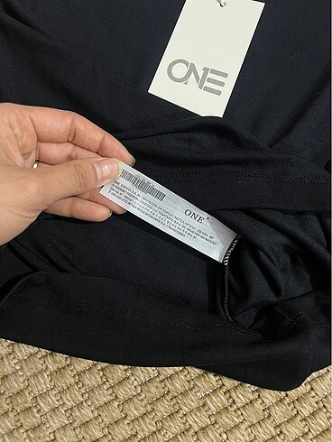 One One Basic Tshirt