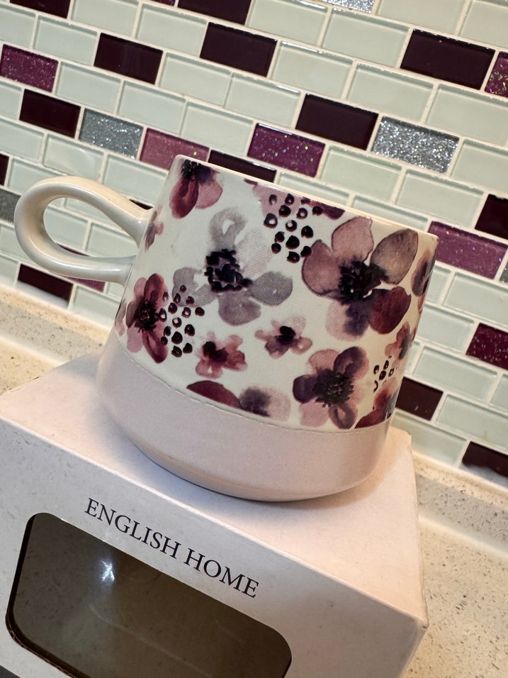 Mor Çiçek Desenli Seramik Kupa - Görsel 2