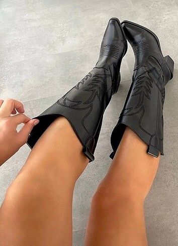 Bershka bershka muadil kovboy deri siyah çizme