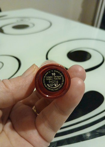 Parlak Kırmızı Dudak Parlatıcısı - Görsel 2