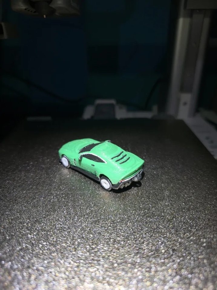 3d Baskı Aston Martin Valour model anahtarlık - Görsel 2