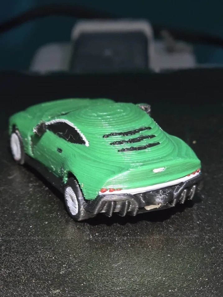 3d Baskı Aston Martin Valour model anahtarlık - Görsel 5