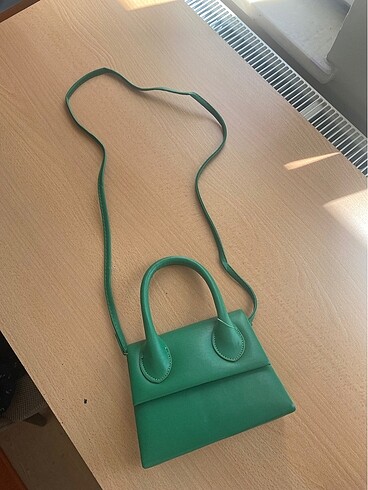 Yeşil çanta