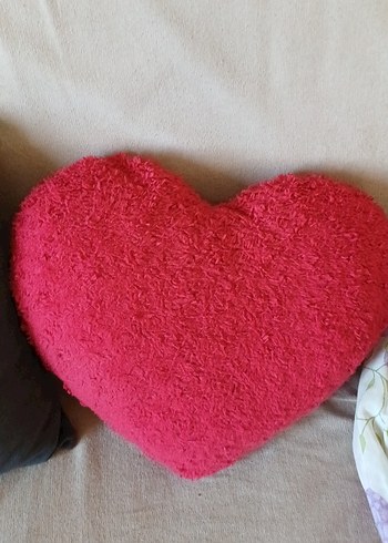 Pembe Kalp Şeklinde Yumuşak Dekoratif Yastık