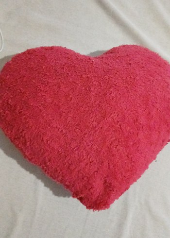 Pembe Kalp Şeklinde Yumuşak Yastık