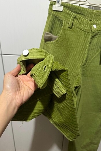 m Beden Fıstık yeşili pantolon