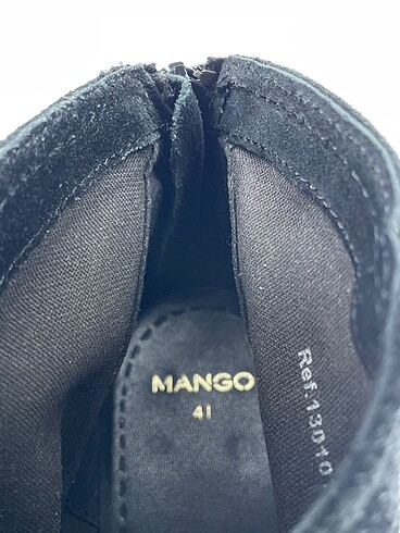 41 Beden siyah Renk Mango Bot %70 İndirimli.