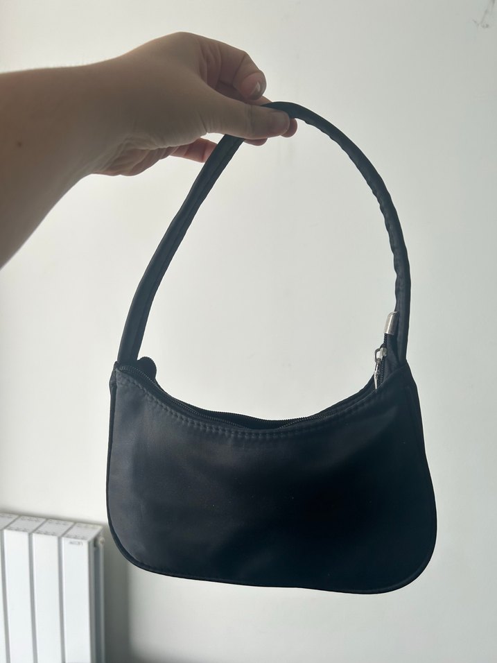 Siyah çanta - Görsel 3