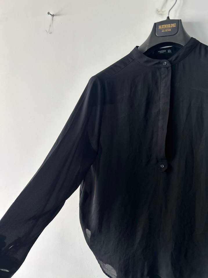 Siyah Düğmeli Uzun Kollu Kadın Gömlek - Görsel 2