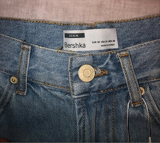 36 Beden mavi Renk bershka şort