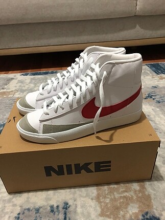 Nike blazer mid