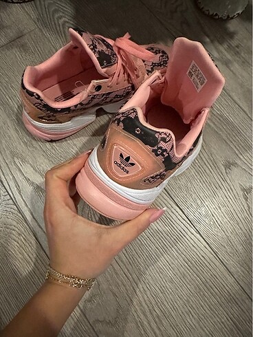 Adidas Spor ayakkabı