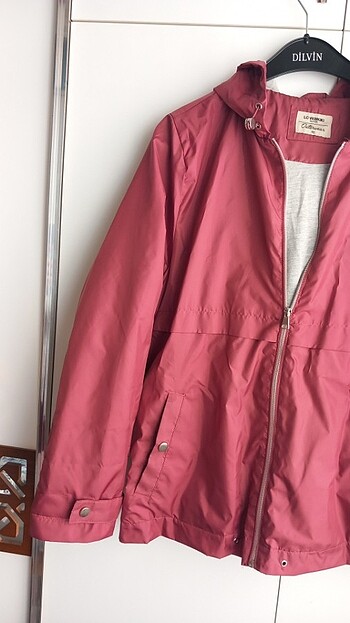 LC Waikiki Kadin yagmurluk