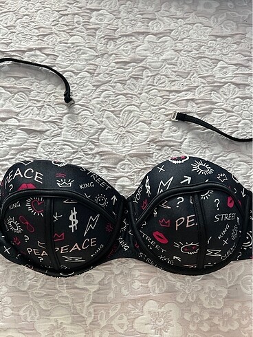 Siyah Desenli Bikini Üstü