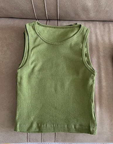 Haki yeşil crop