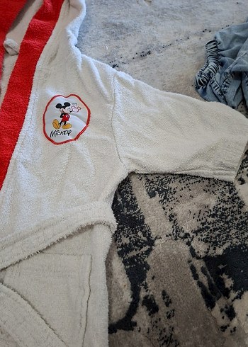 Beyaz Çocuk Baskılı Bornoz - Görsel 2