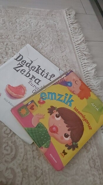Dedektif zebra ve emzik istemiyoruz kitap