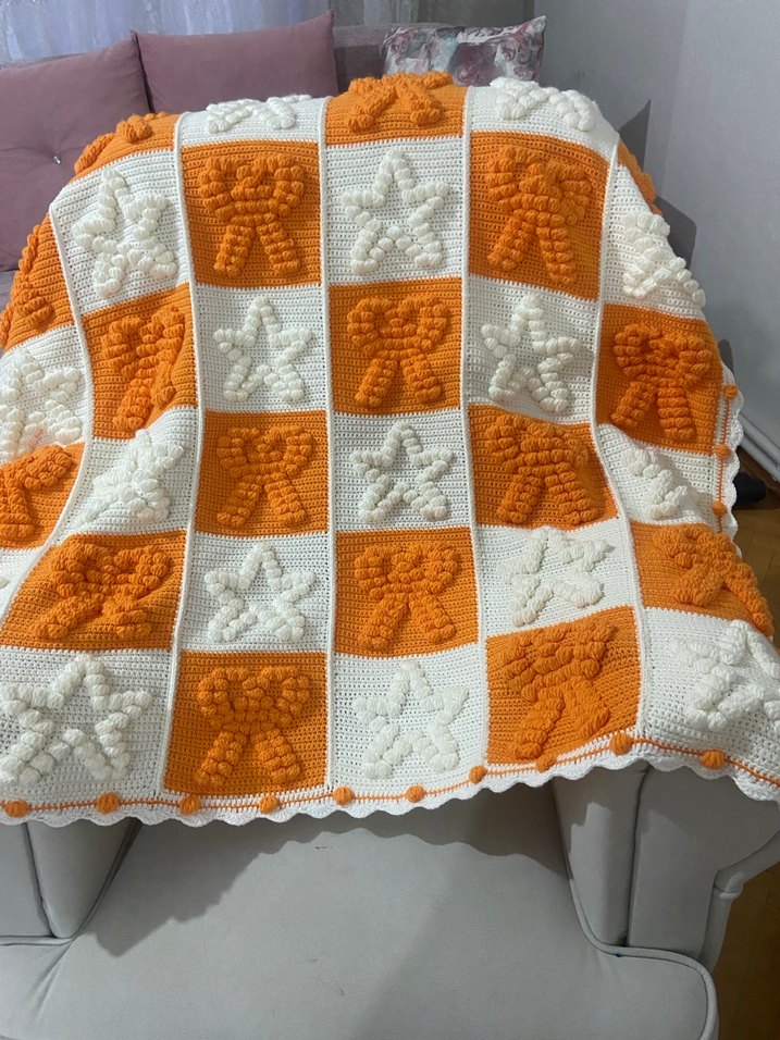 Turuncu Beyaz Kareli Çocuk Örgü Battaniye - Görsel 4